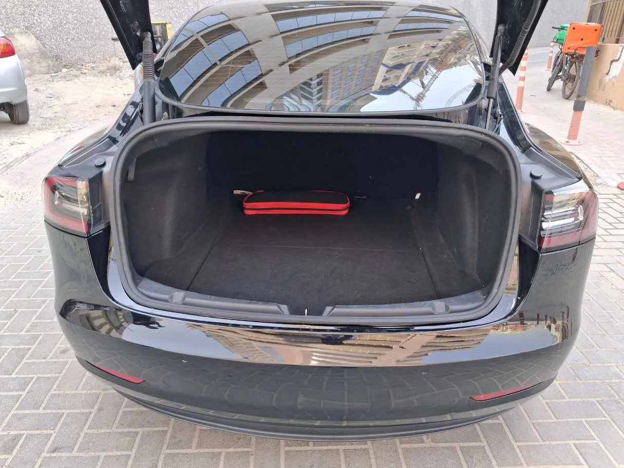 Car image 20