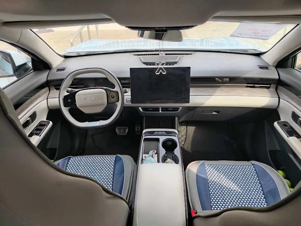 Car image 16