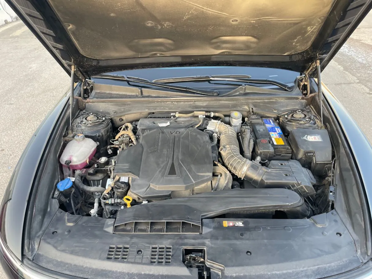 Car image 25