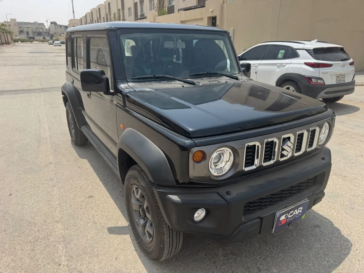 Car image 3
