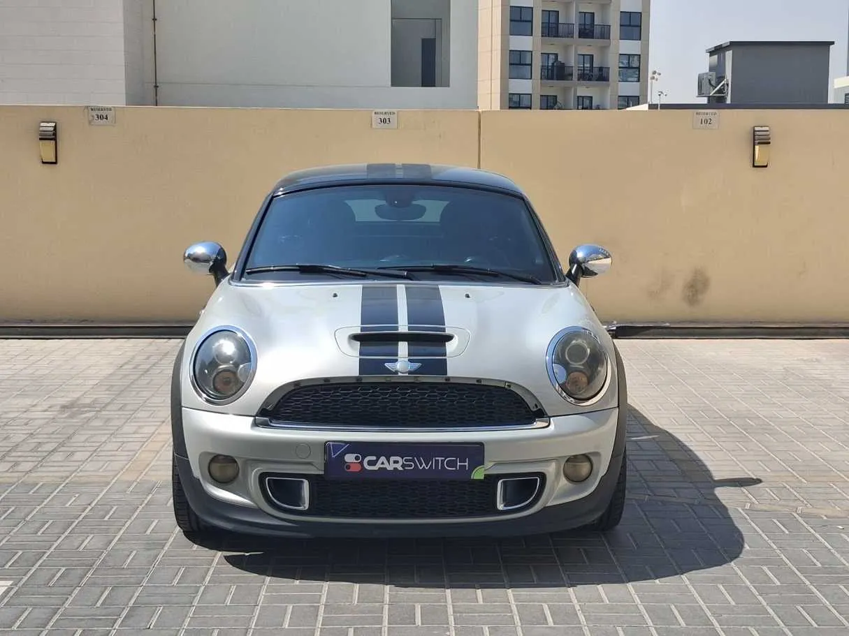Car image 2