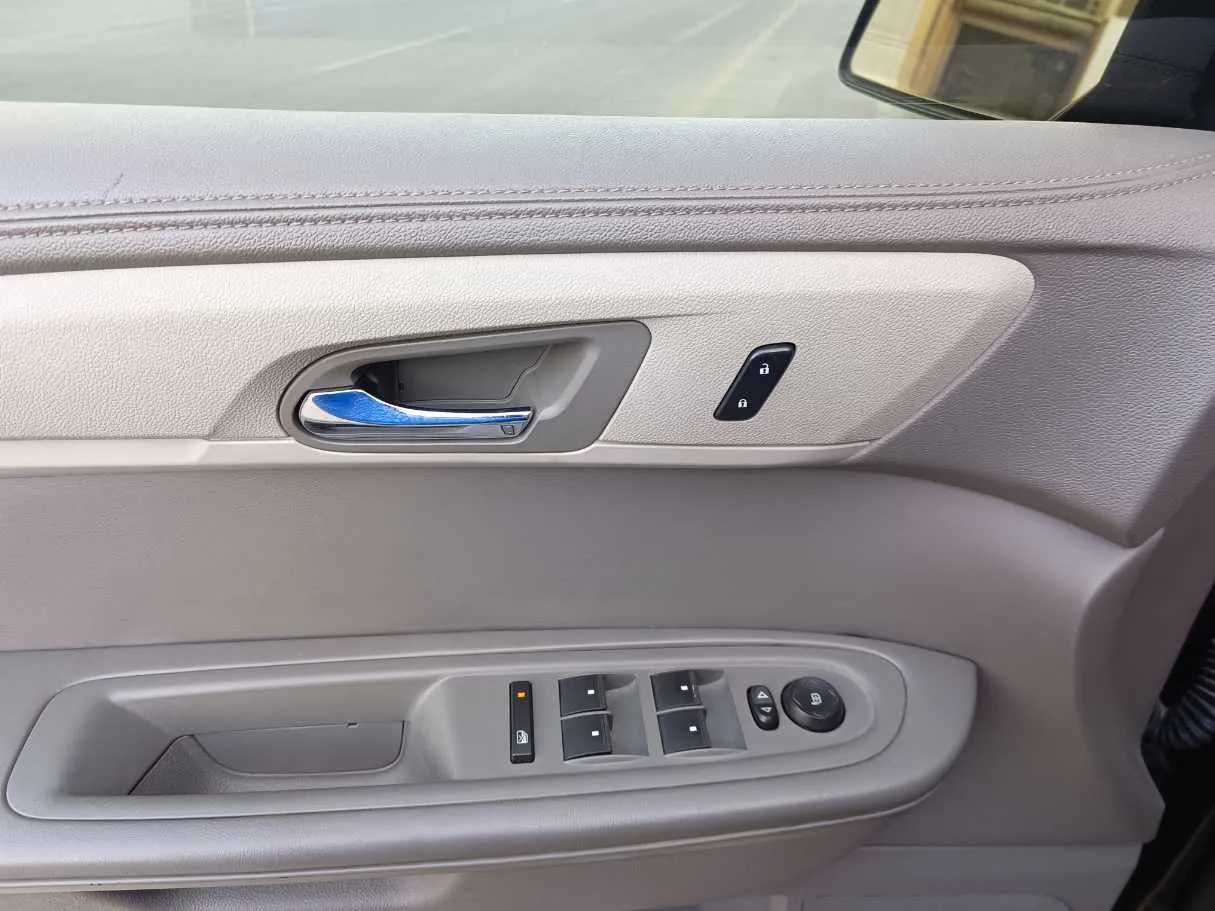 Car image 32