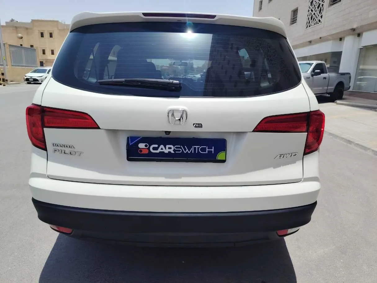 Car image 6