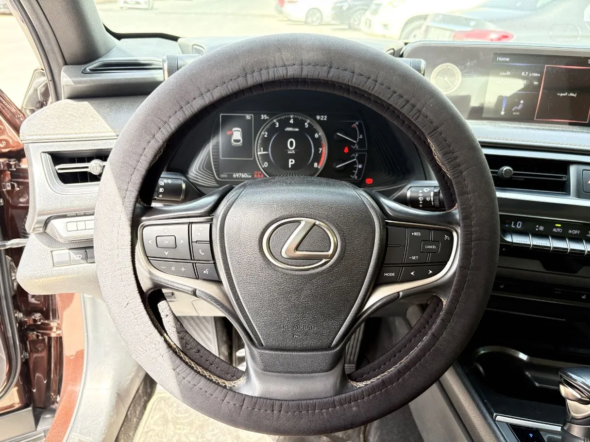 Car image 21