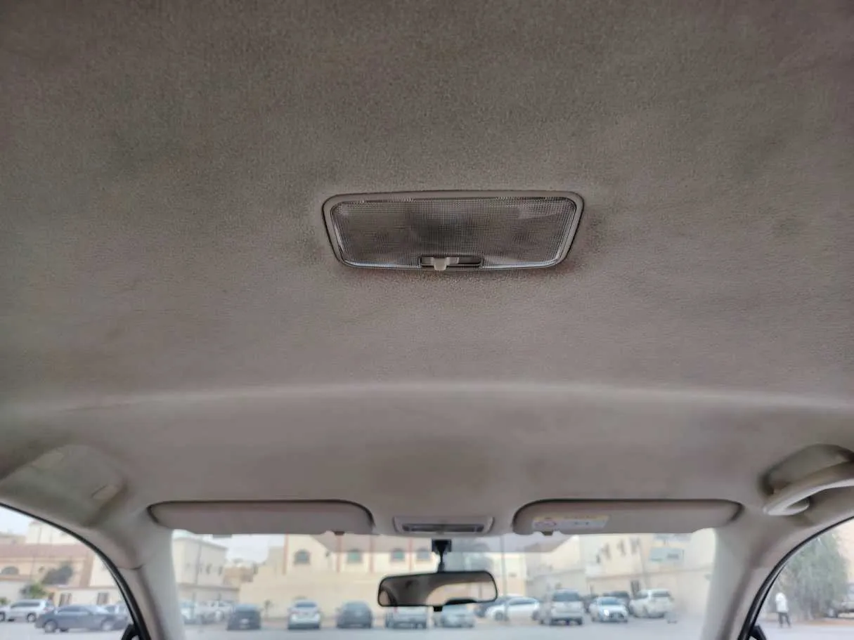 Car image 28