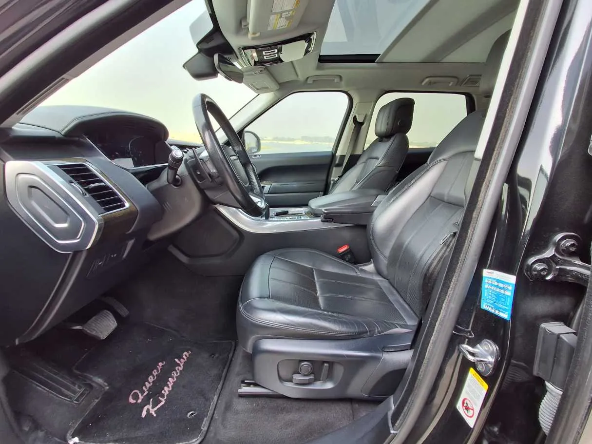 Car image 12
