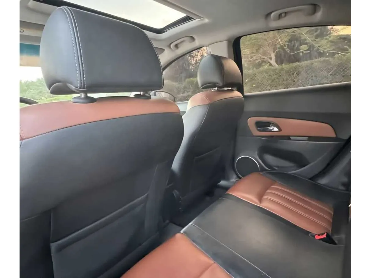 Car image 7
