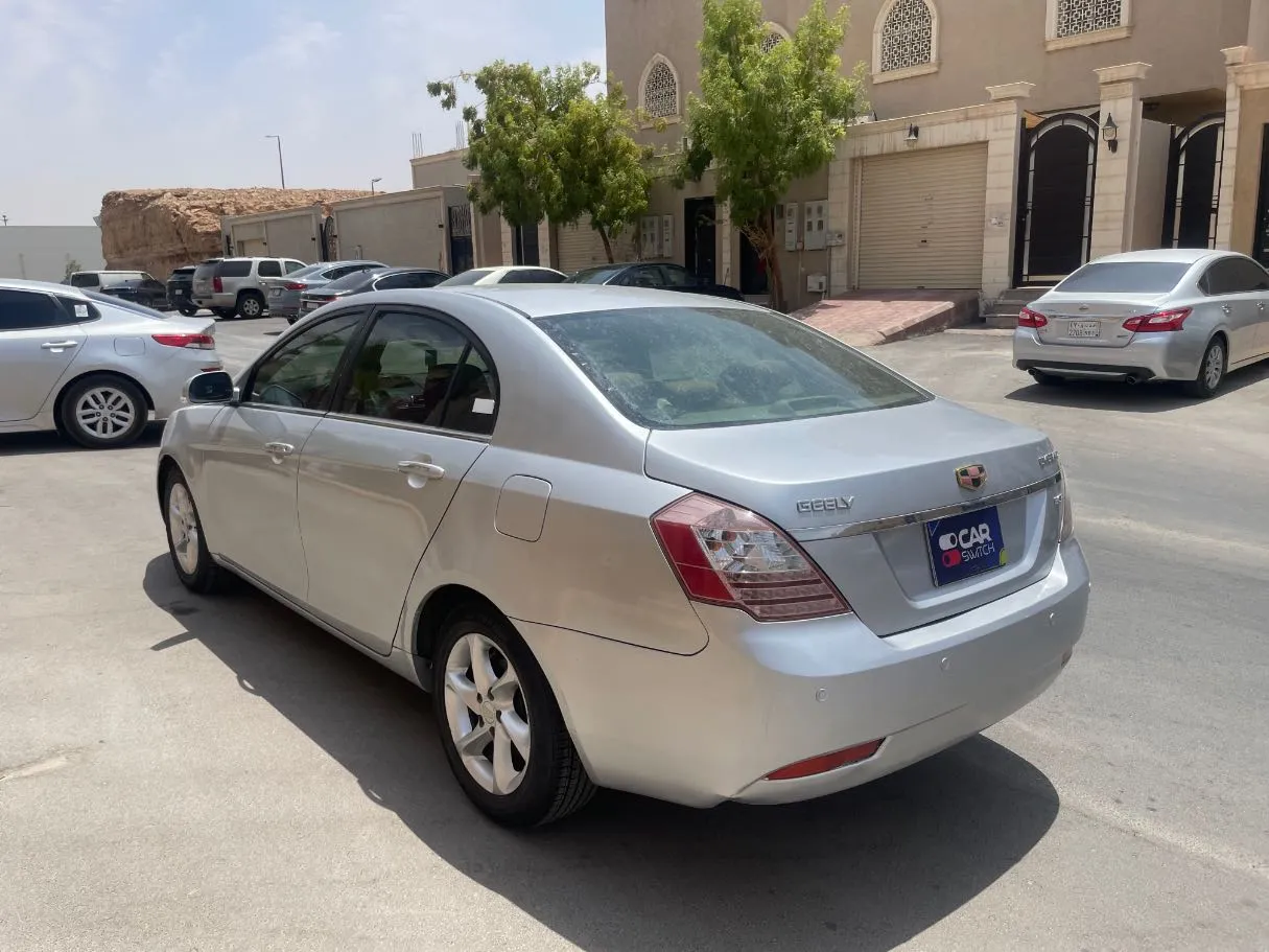 Car image 7