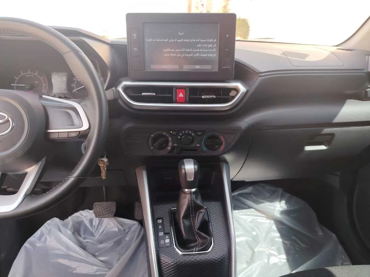 Car image 18