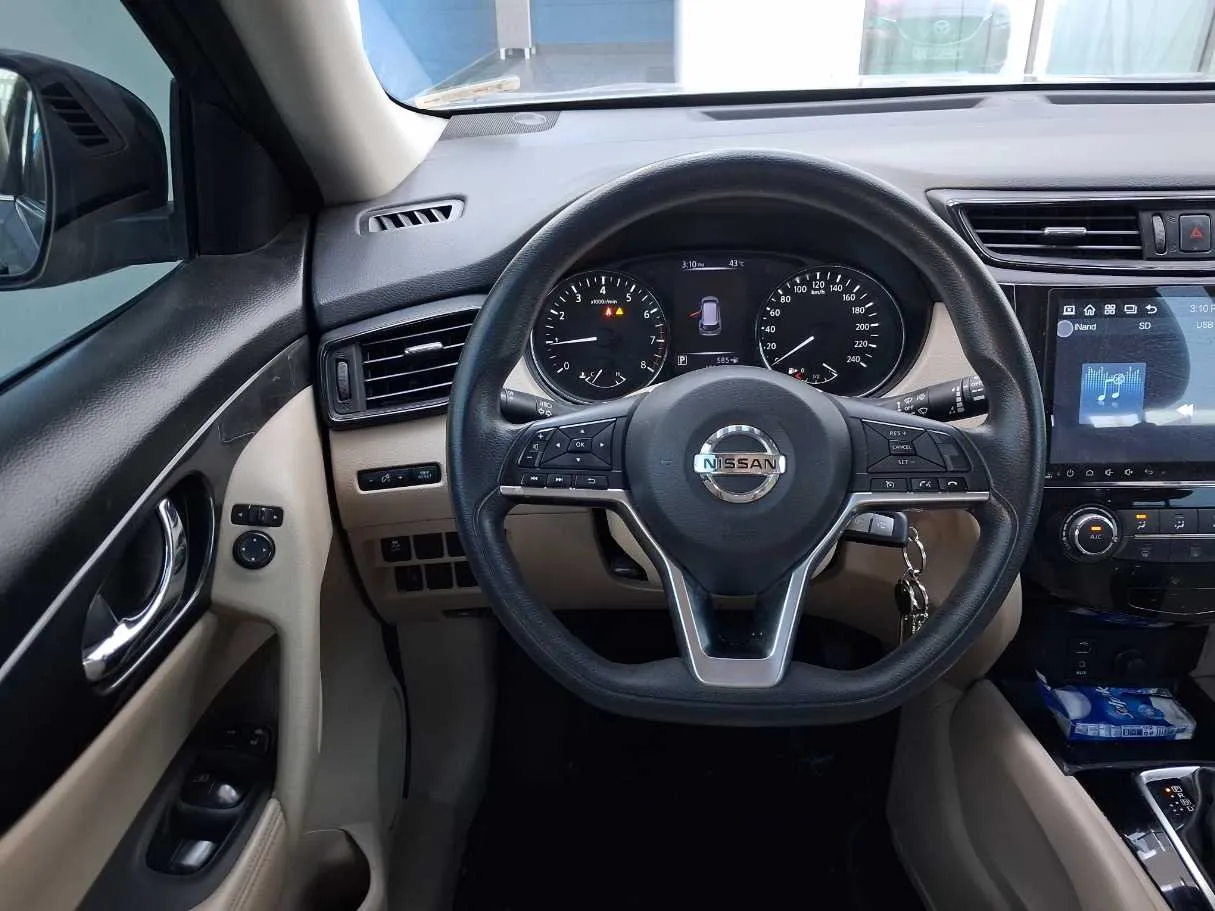 Car image 19