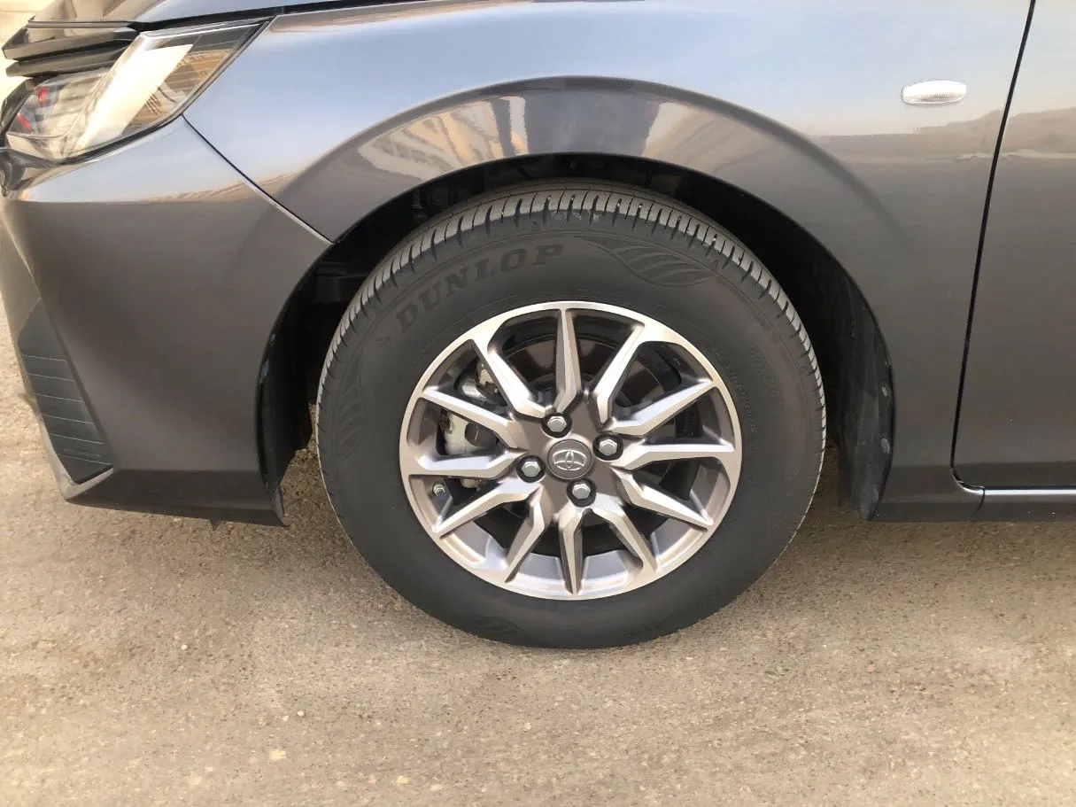 Car image 10