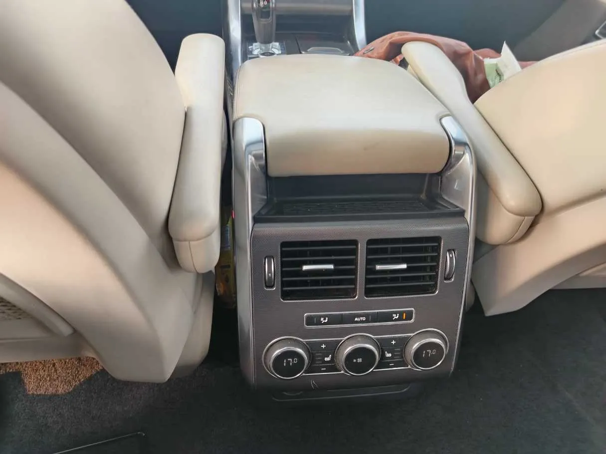 Car image 31