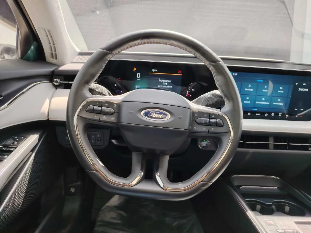 Car image 25