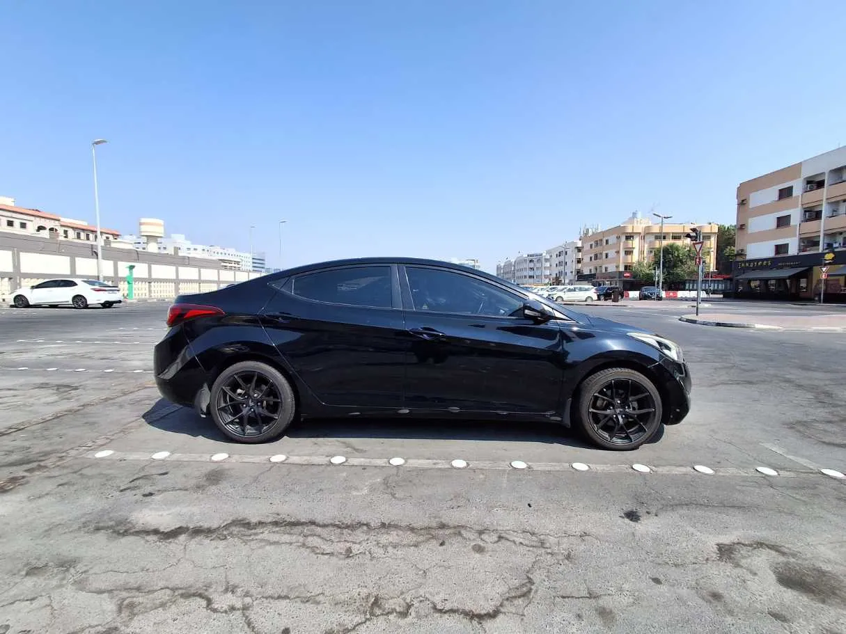 Car image 3
