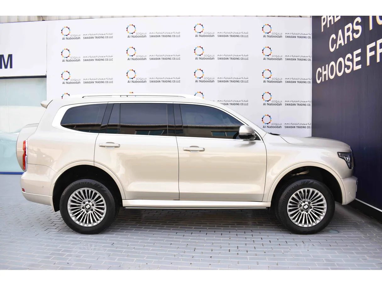 Car image 9