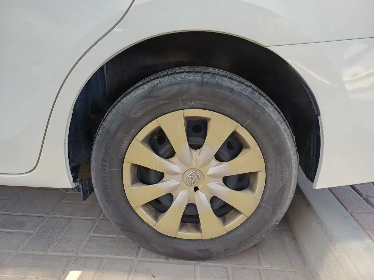 Car image 9