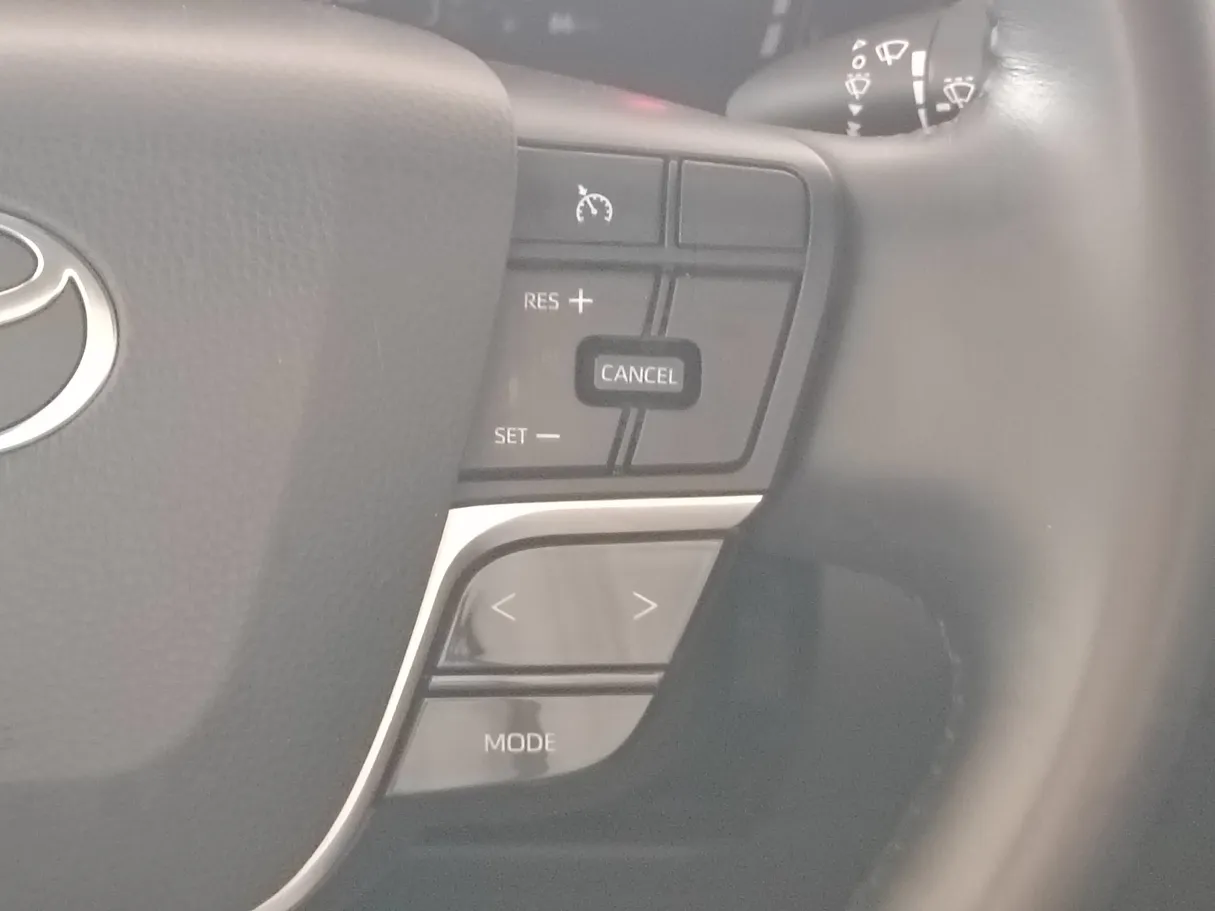 Car image 27