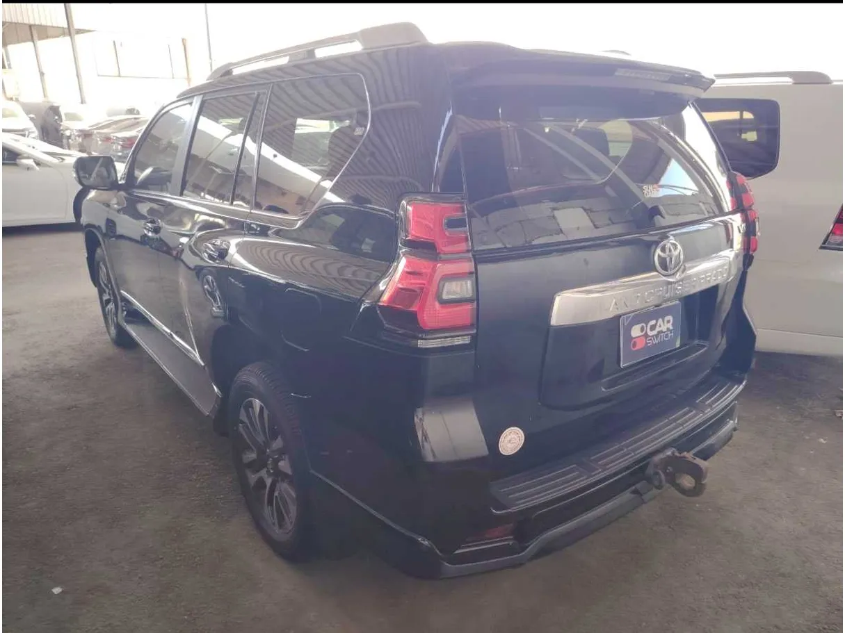 Car image 7