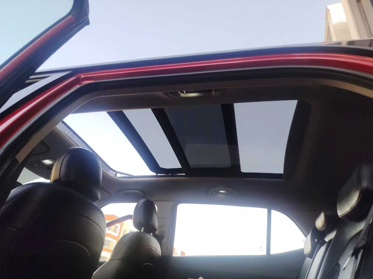 Car image 16