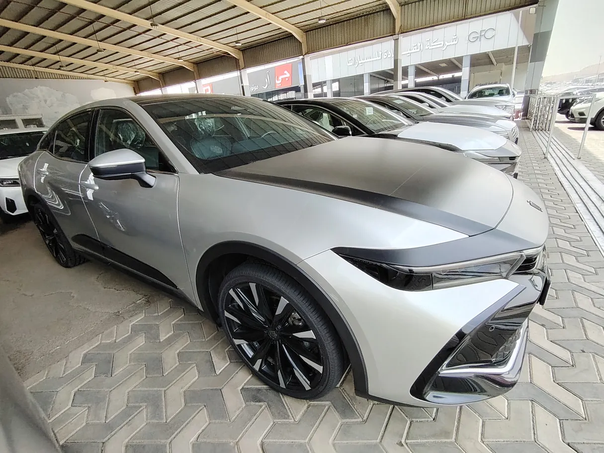 Car image 4