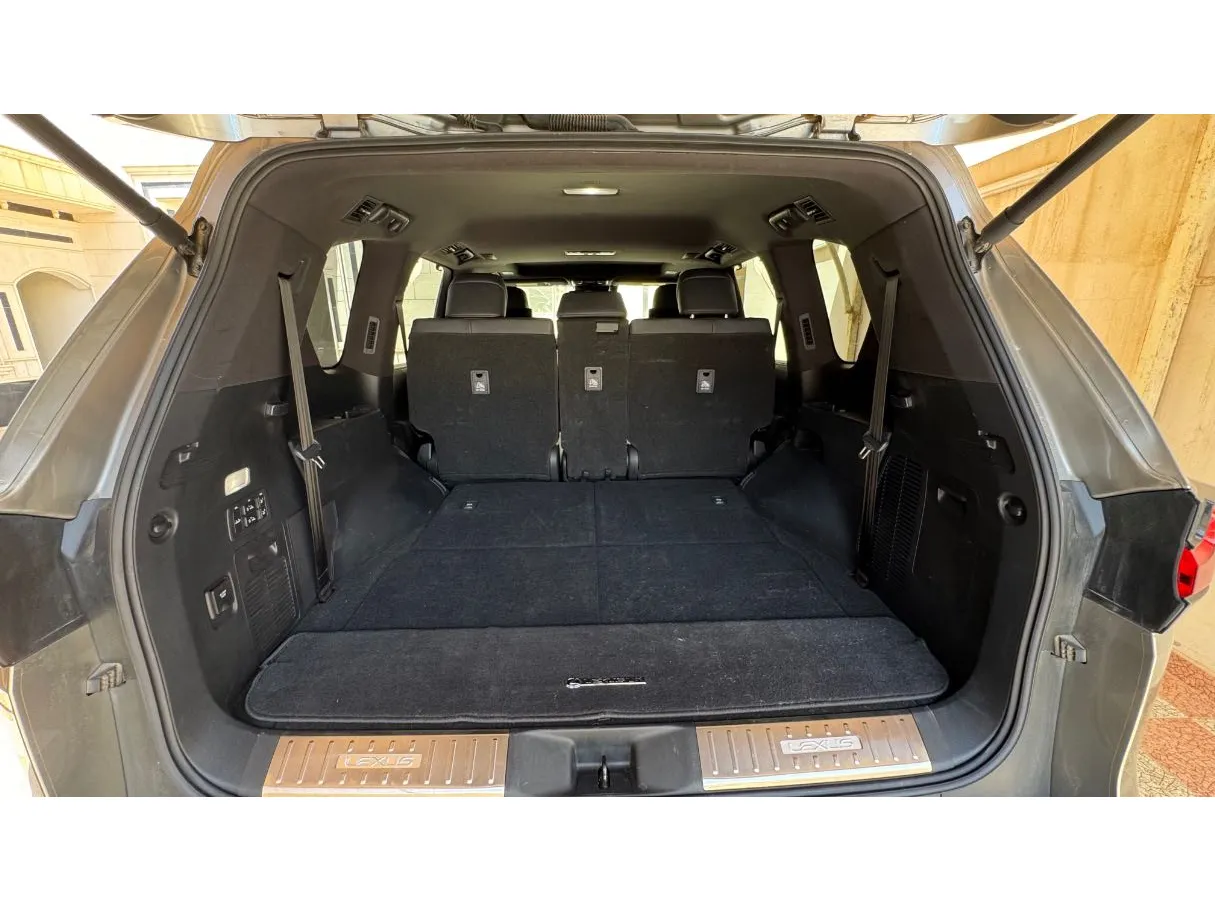 Car image 23