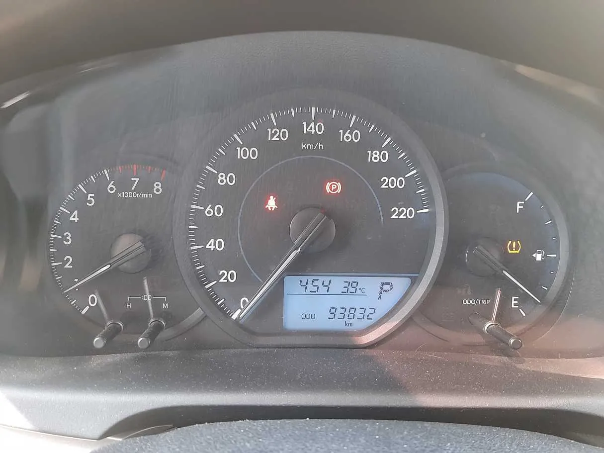 Car image 18