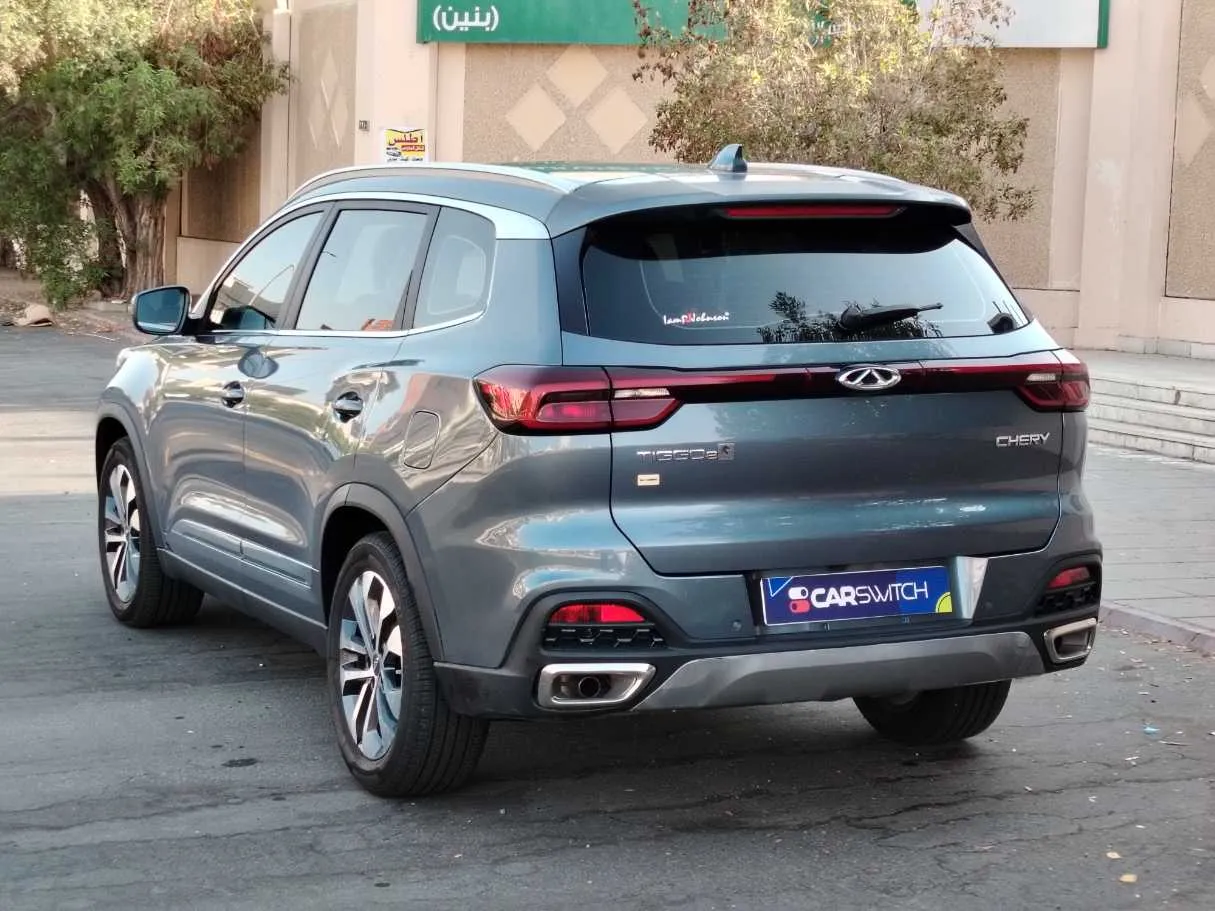Car image 7