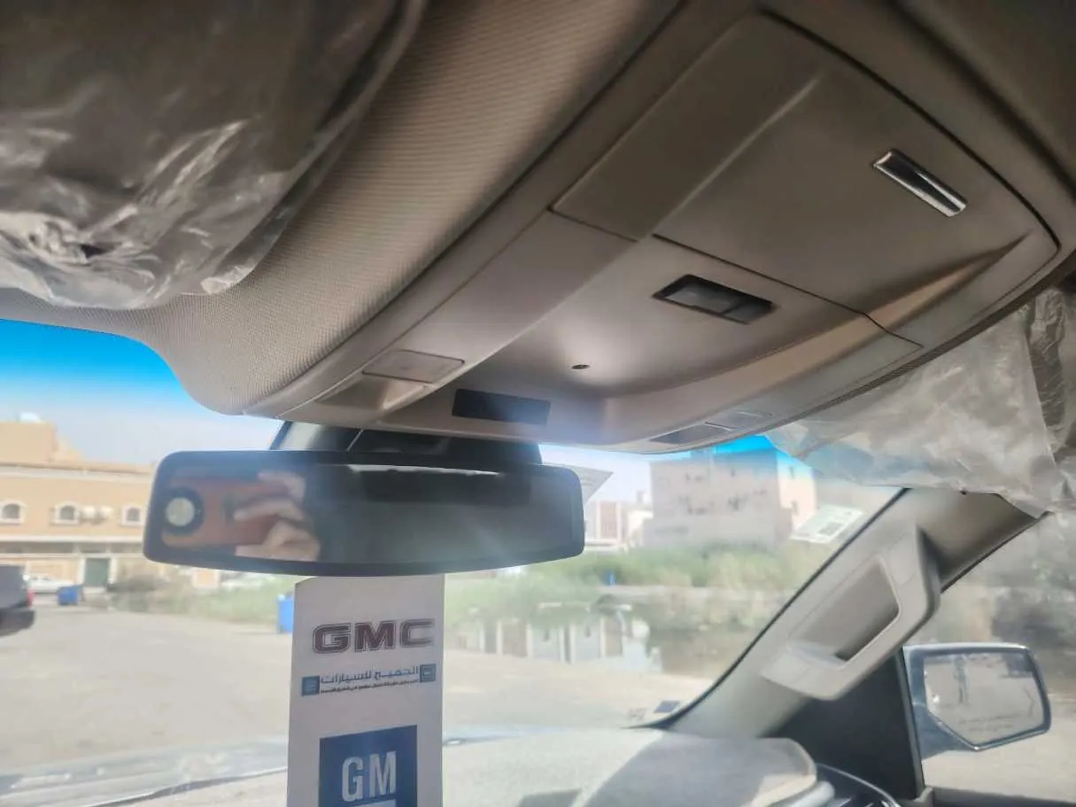 Car image 35