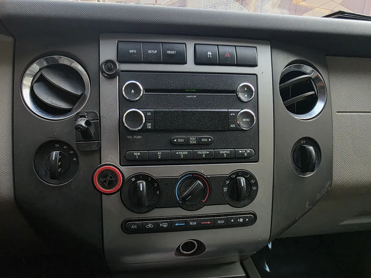 Car image 7