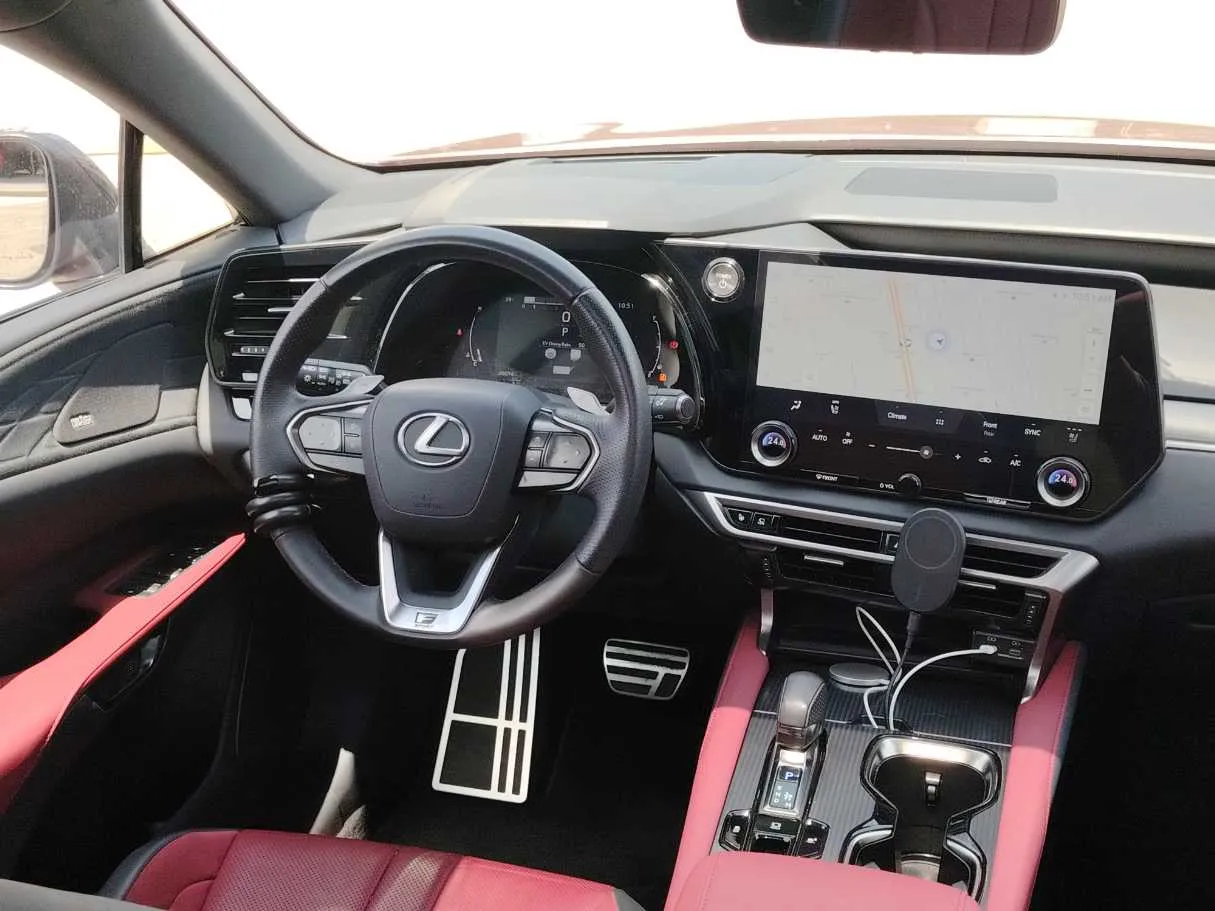 Car image 25