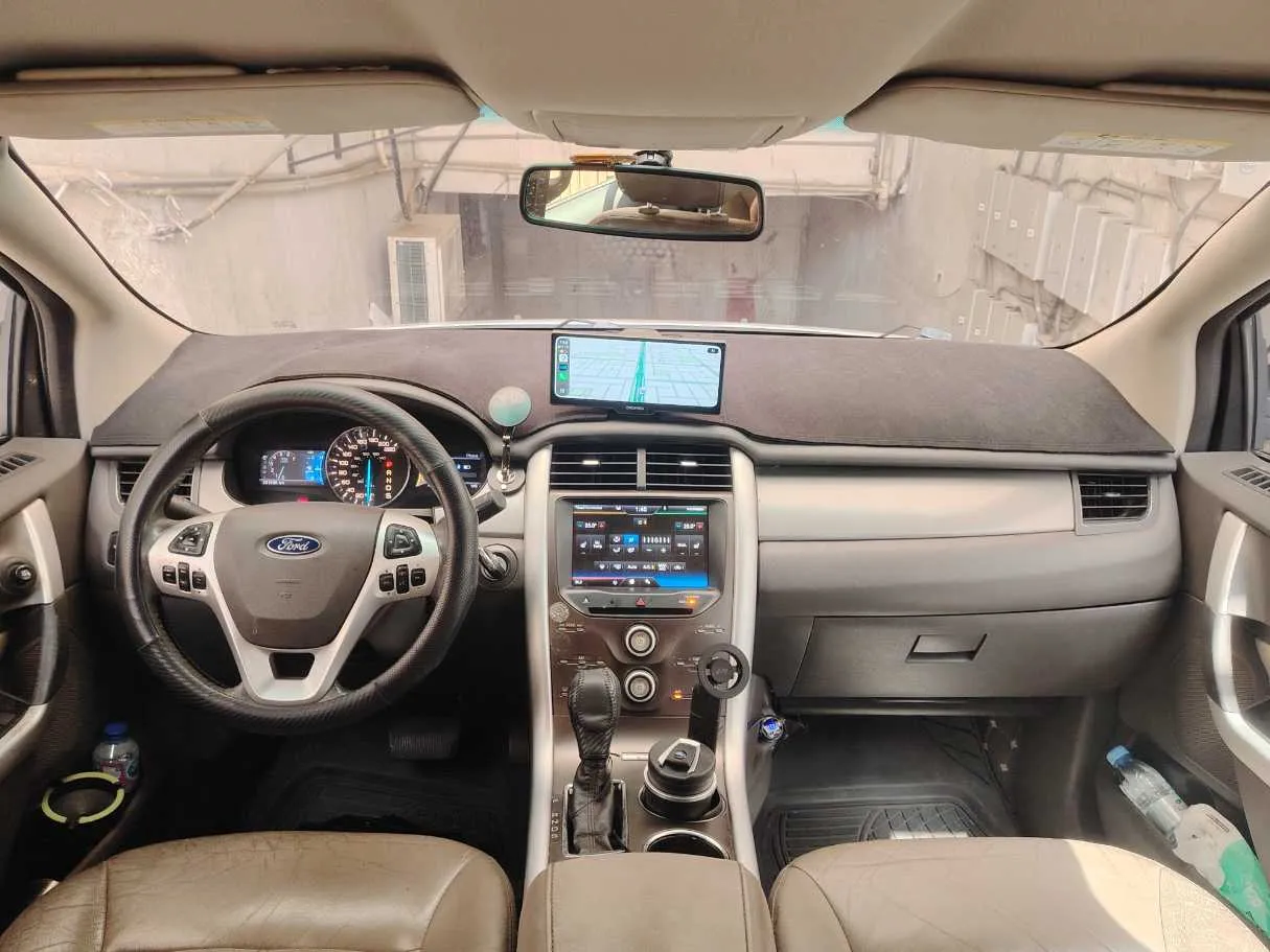 Car image 17