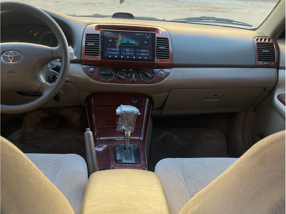 Car image 12