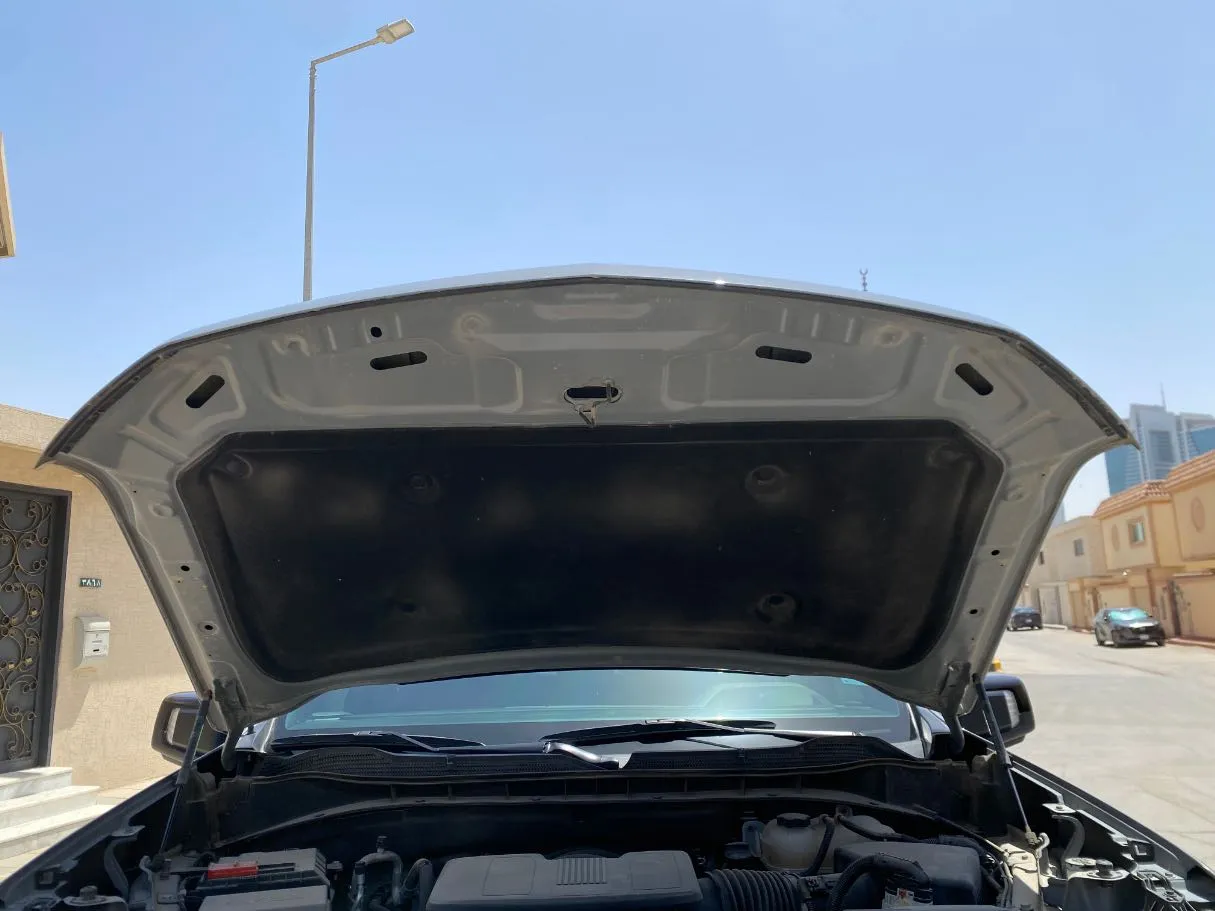 Car image 27