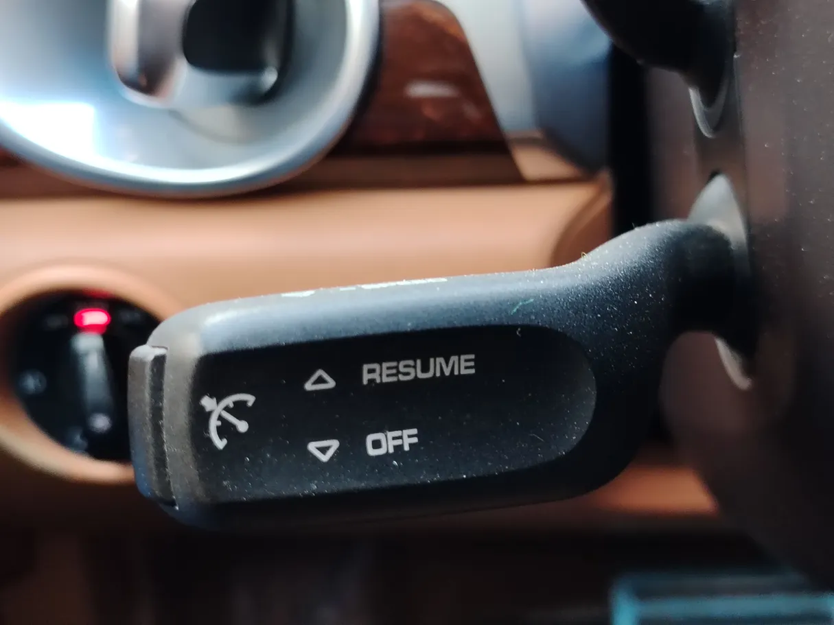Car image 28