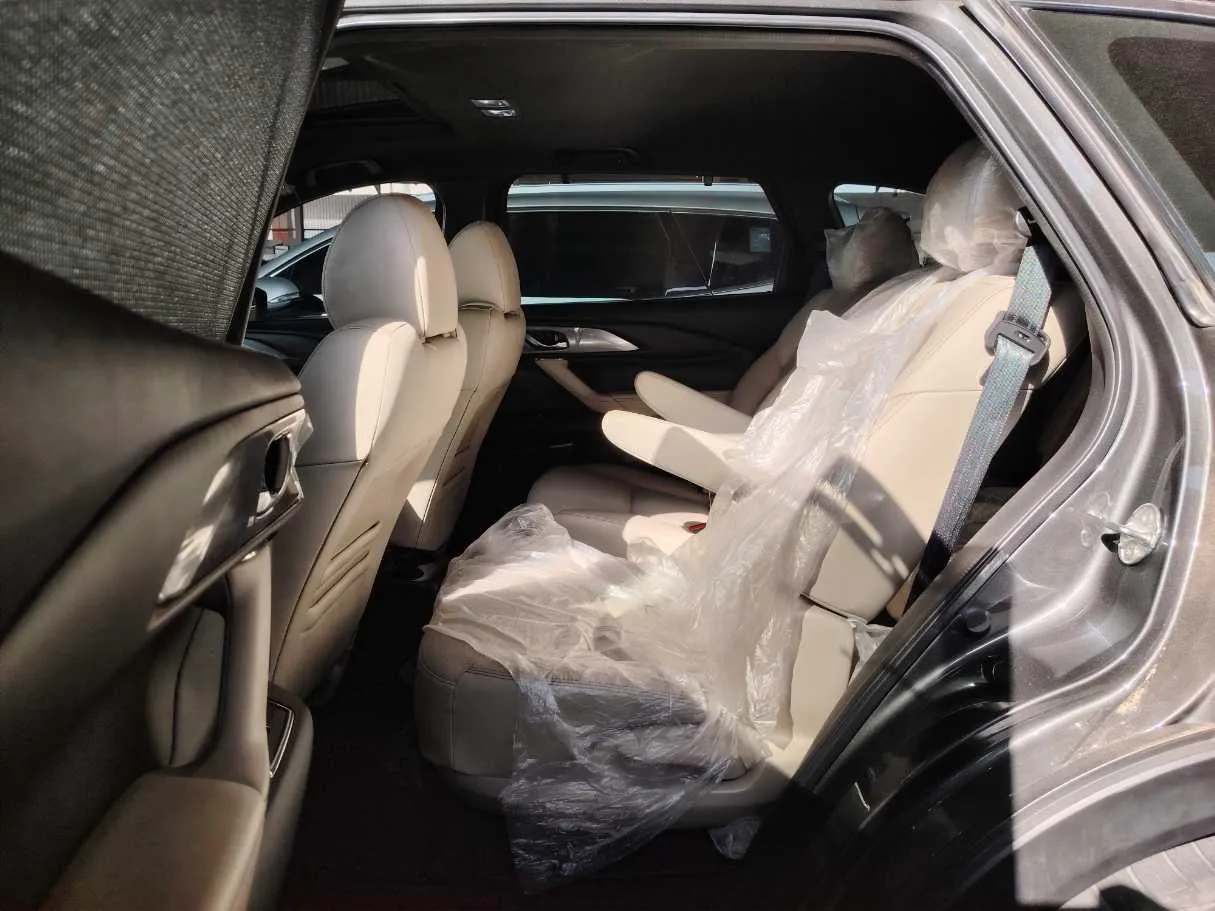 Car image 23