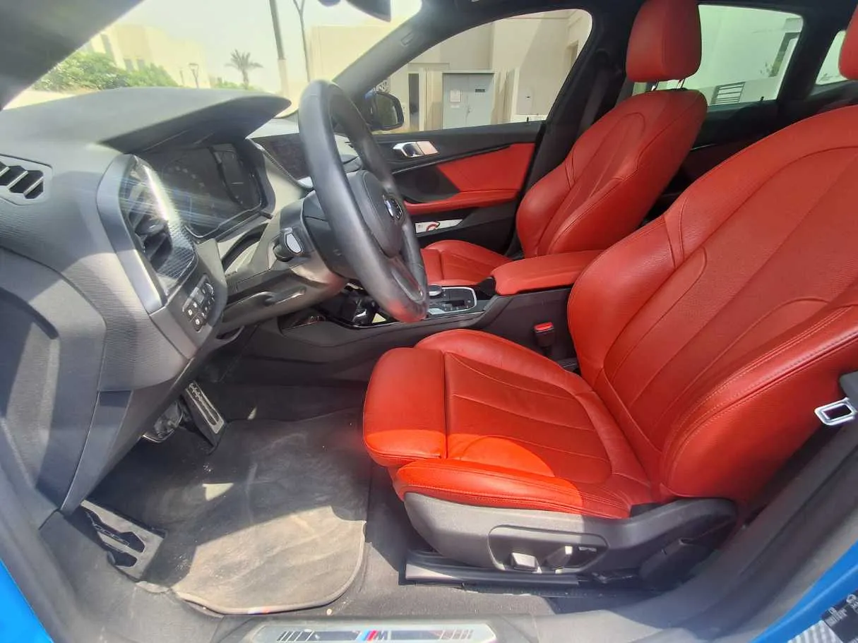Car image 12