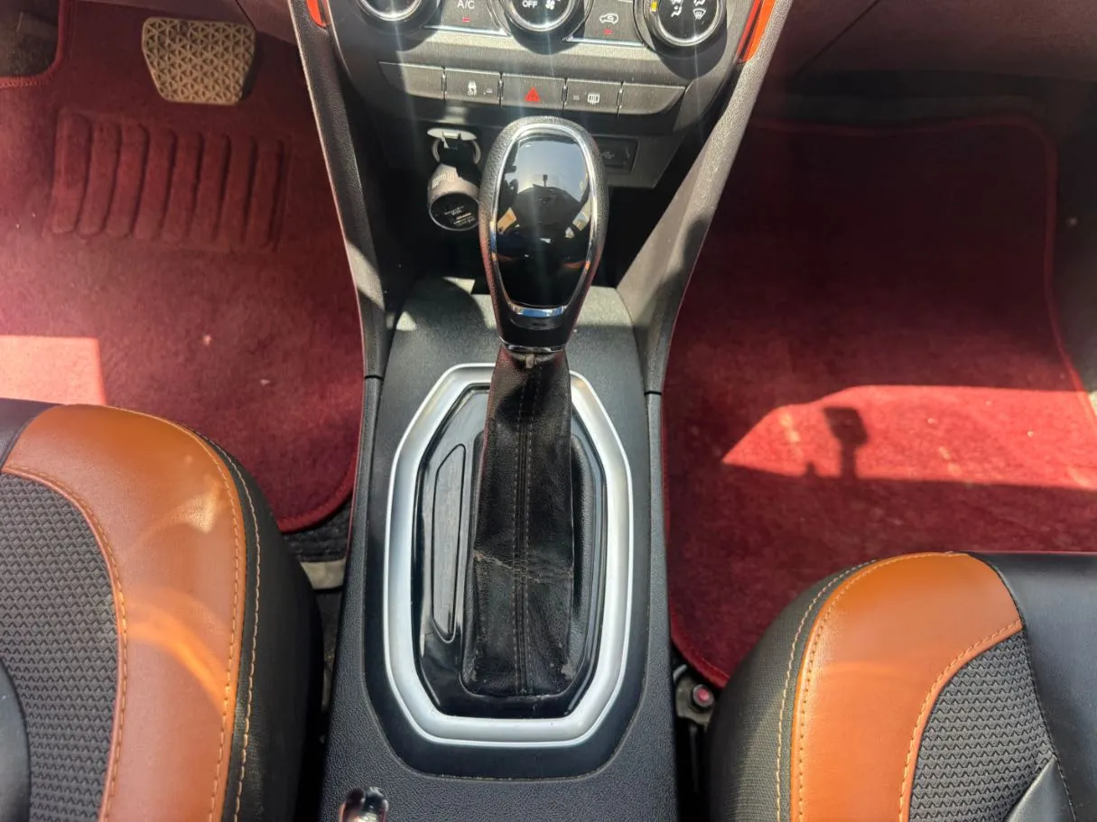 Car image 15