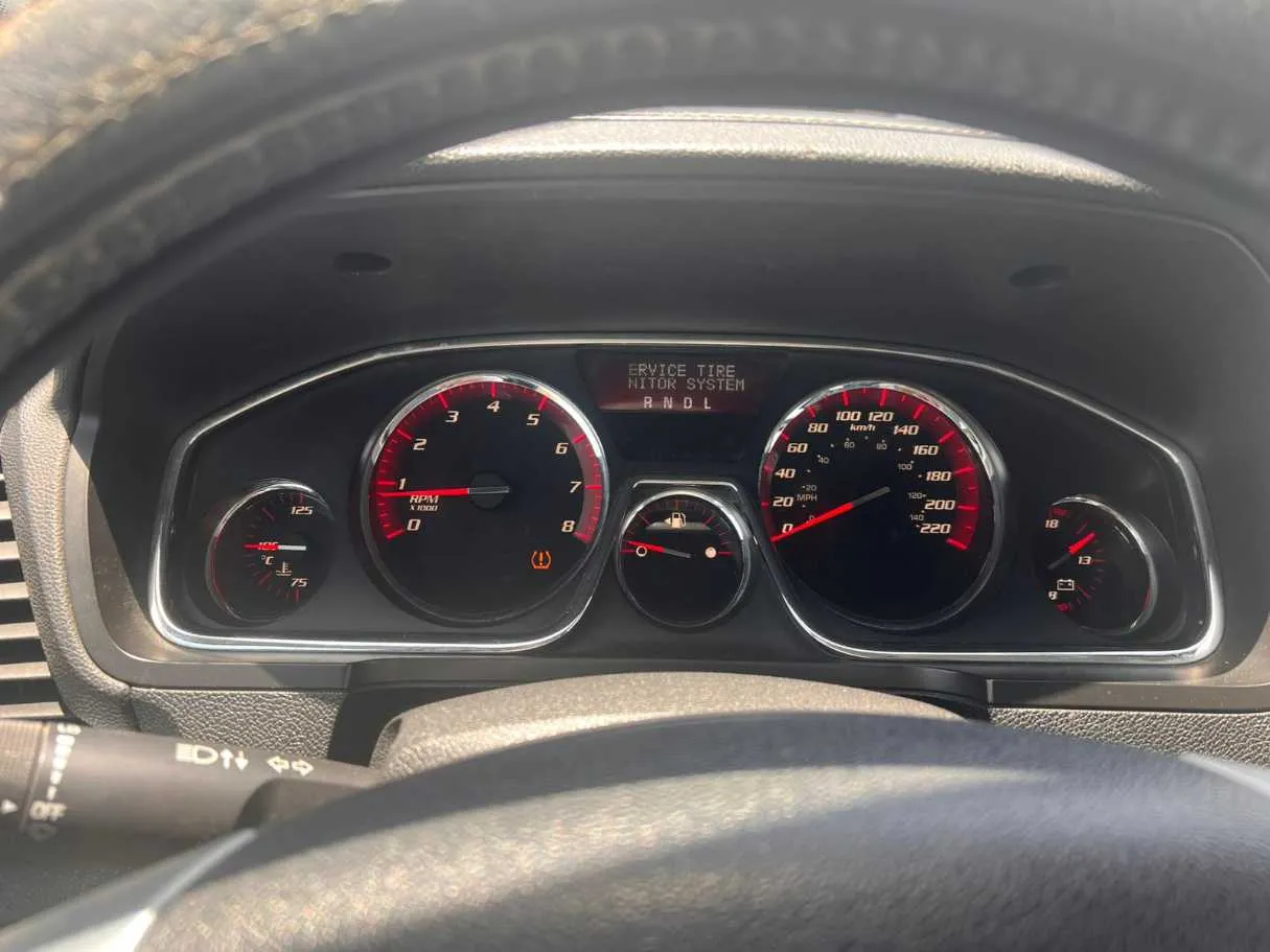Car image 17