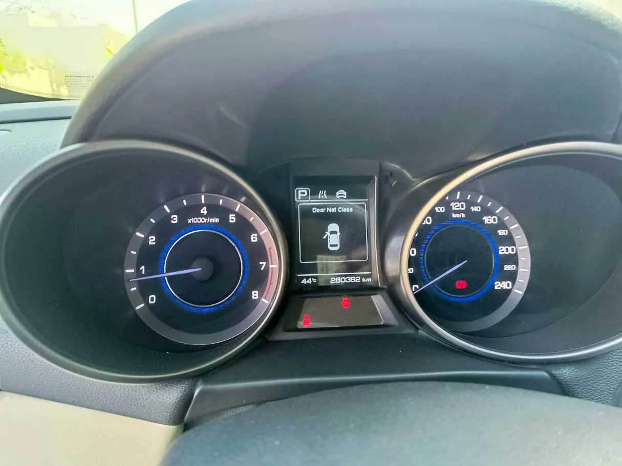 Car image 24