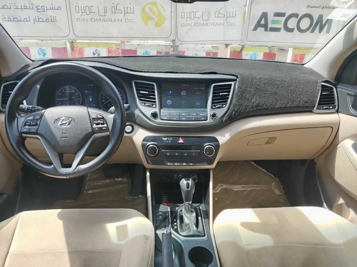 Car image 24