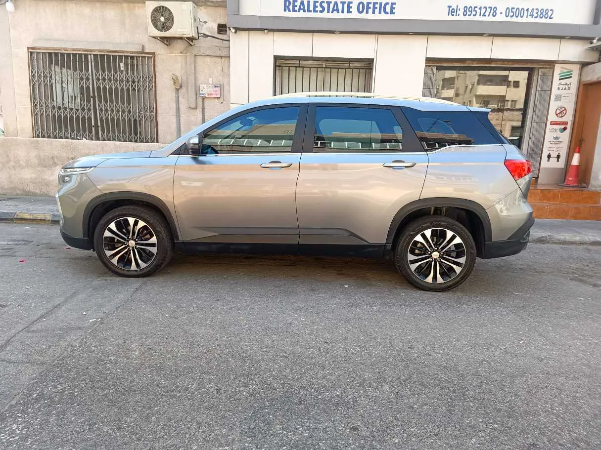 Car image 8