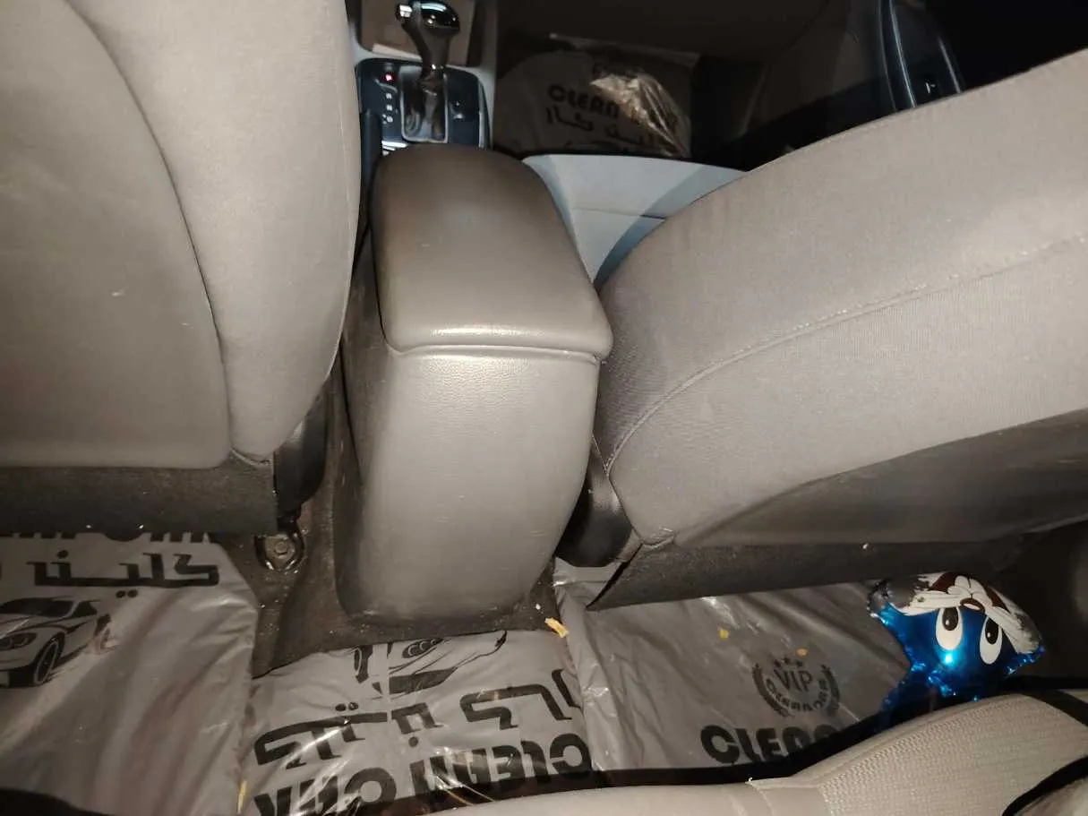 Car image 32