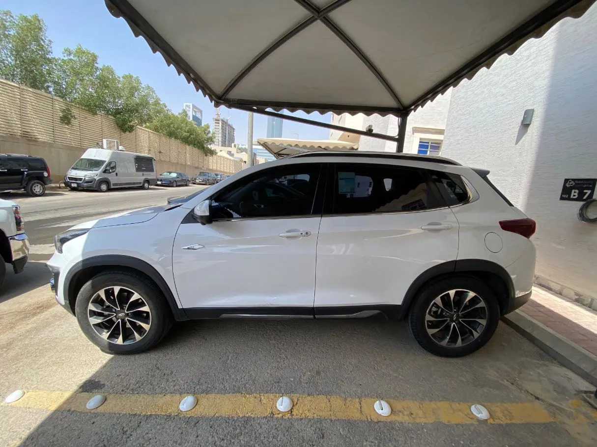 Car image 7
