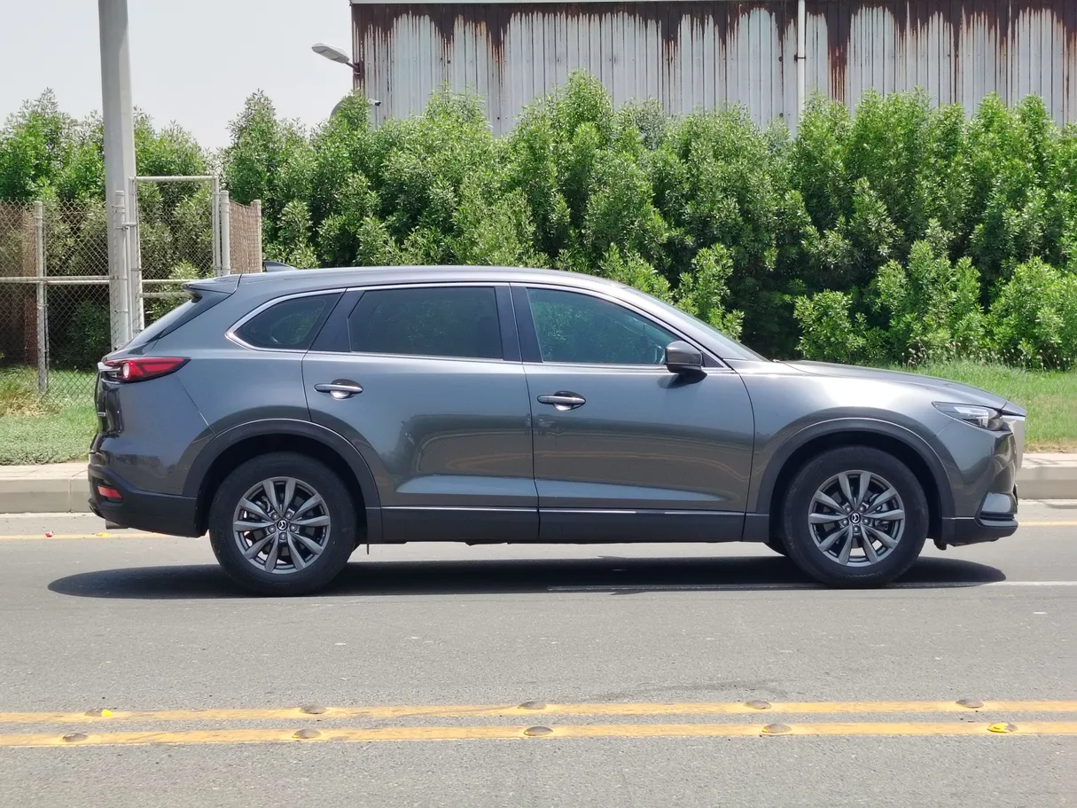 Car image 4