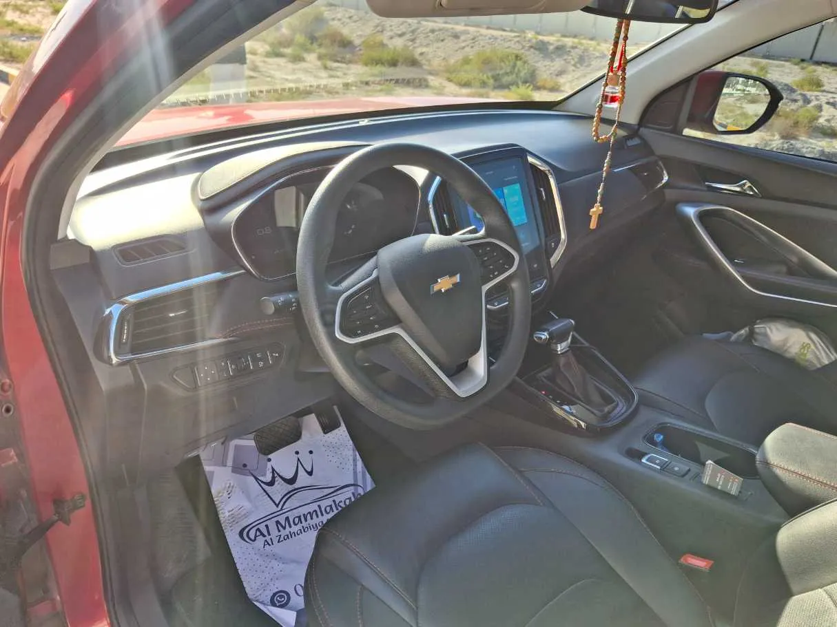 Car image 12