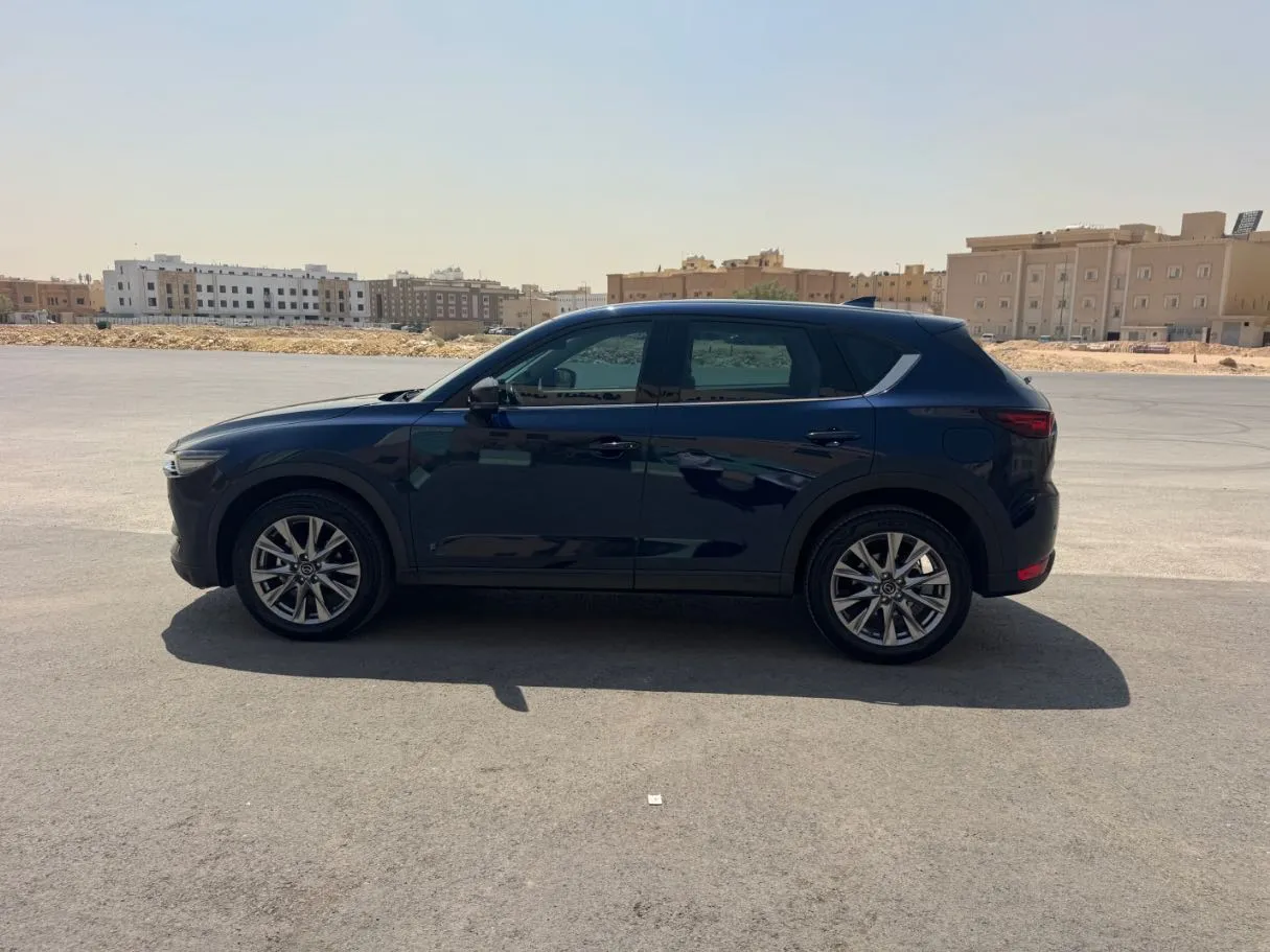 Car image 8