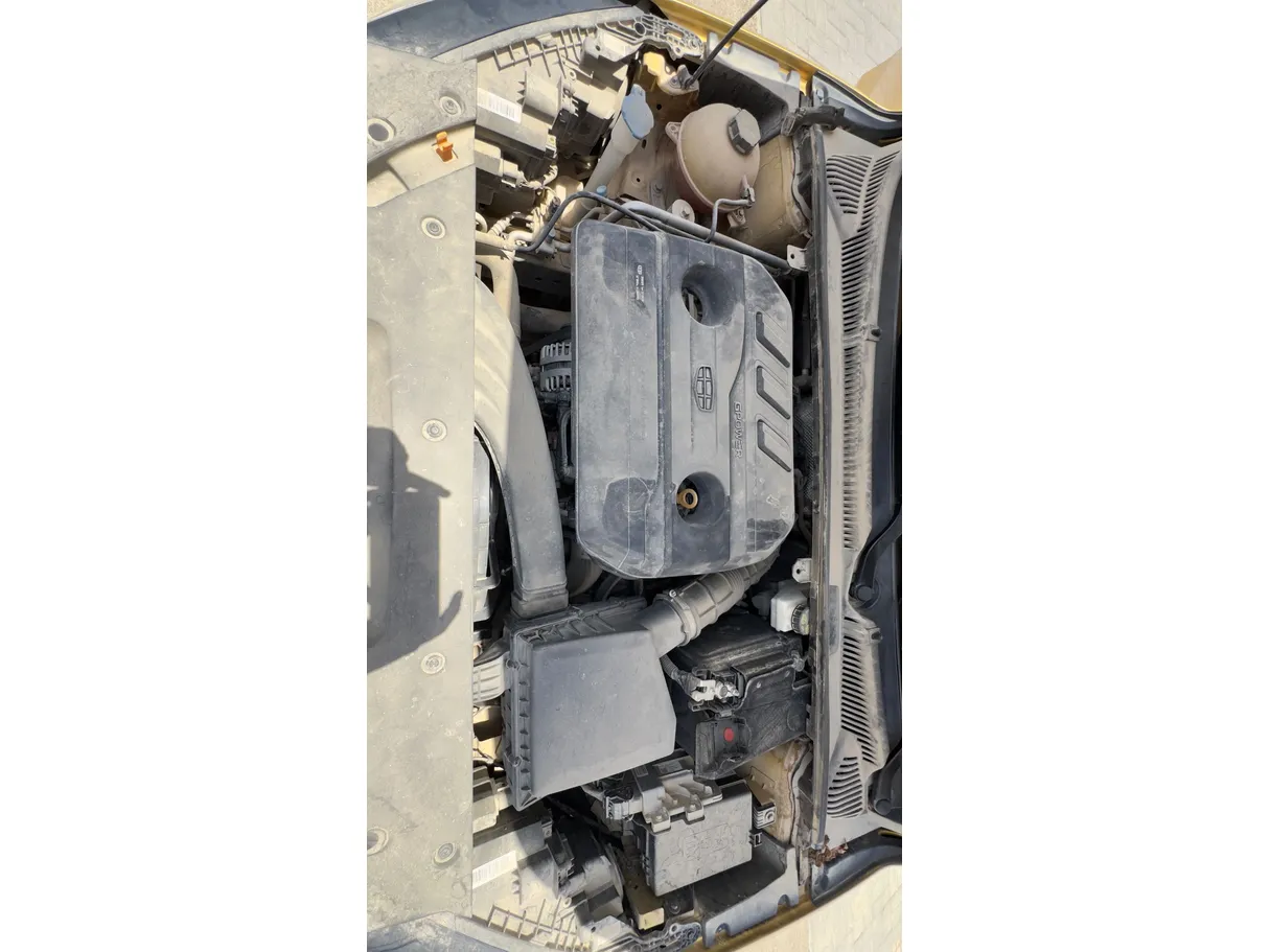 Car image 25
