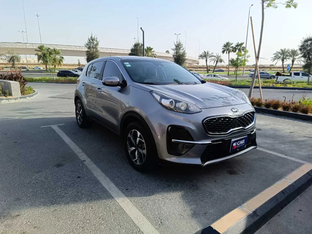 Car image 3