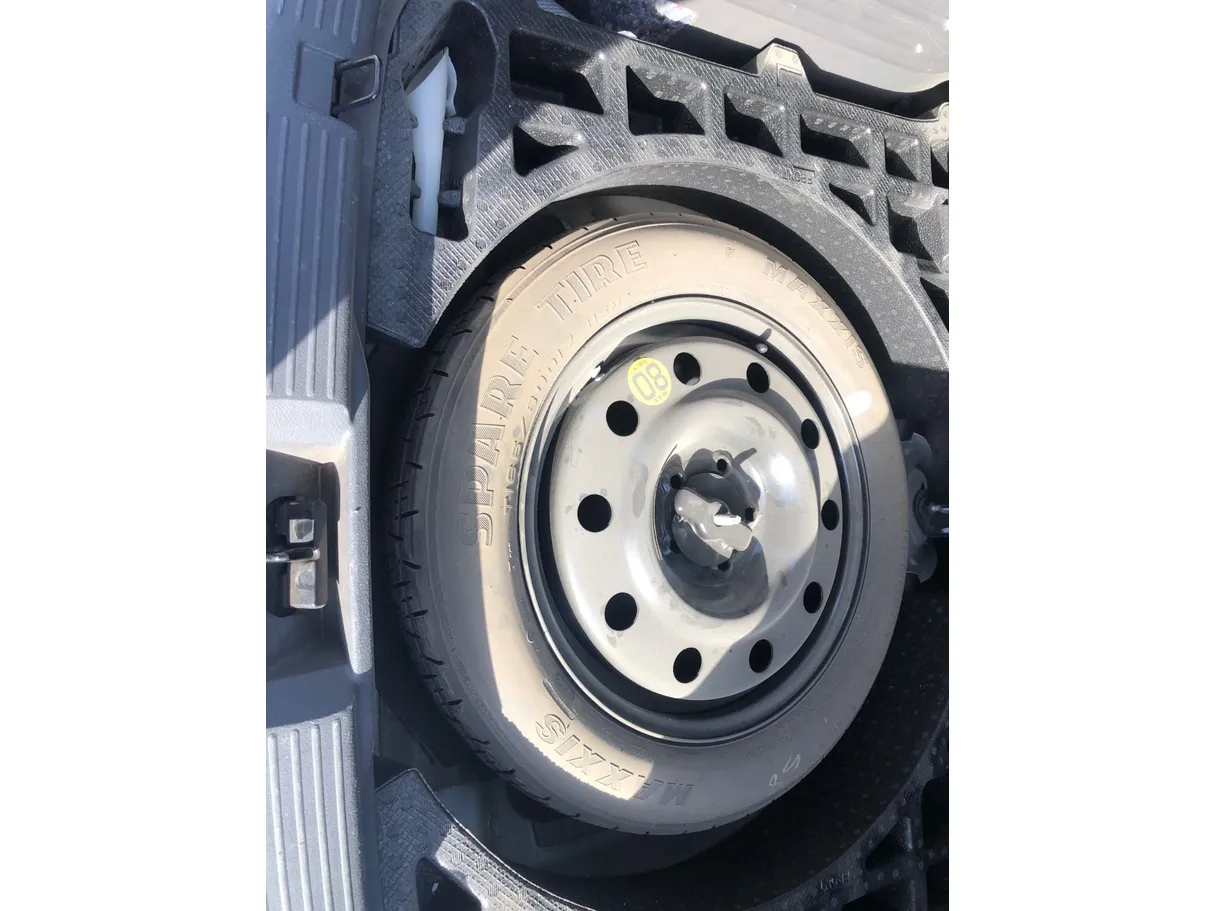 Car image 22