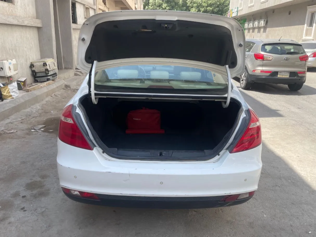 Car image 21